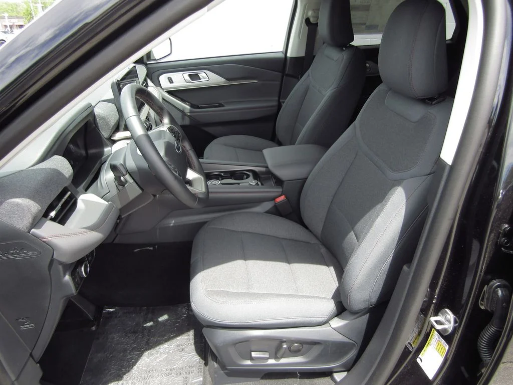 New 2026 Agate Black Metallic Ford Active image 11