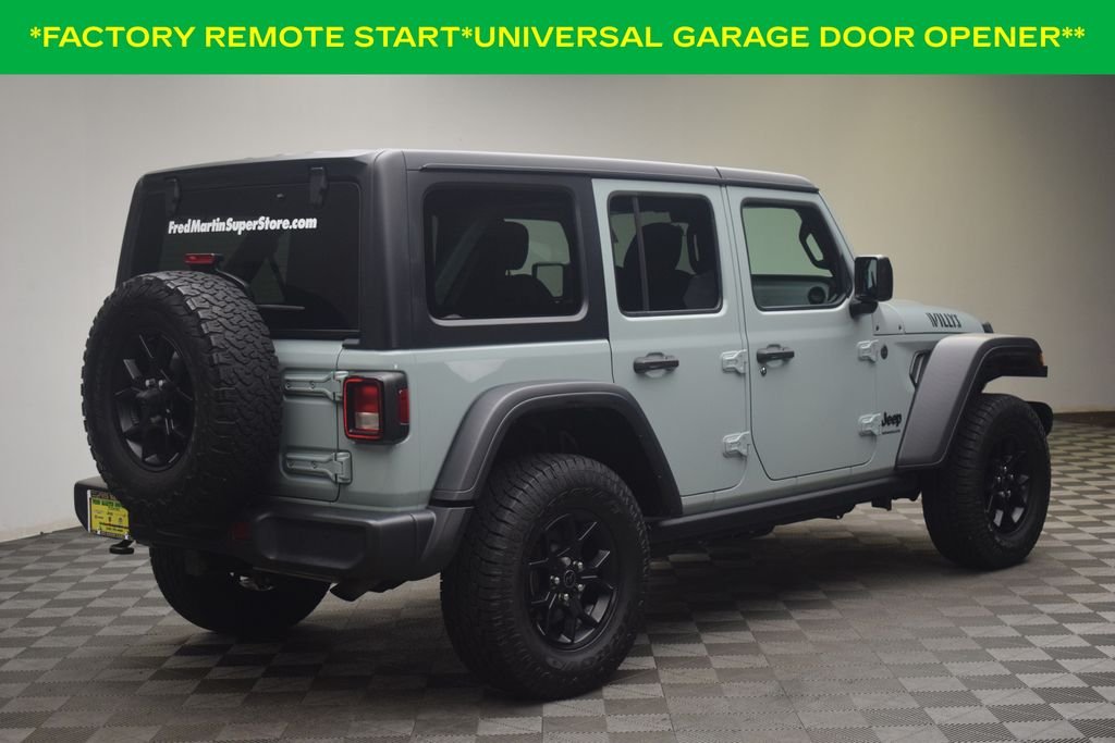 Used 2024 Earl Clearcoat Jeep Sport image 8