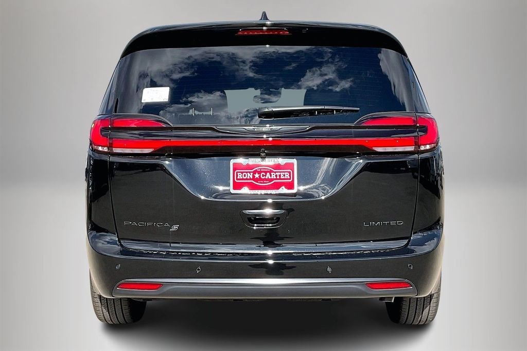 New 2026 Chrysler Pacifica Limited 4D Passenger Van