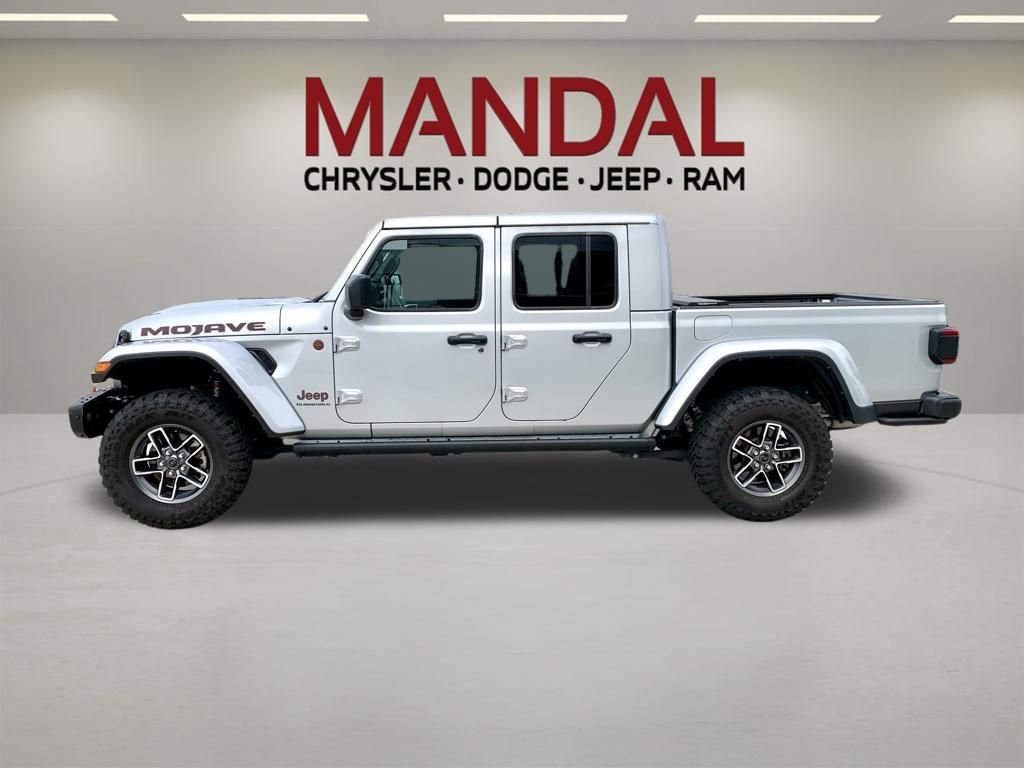 Used 2024 Silver Jeep Mojave image 9