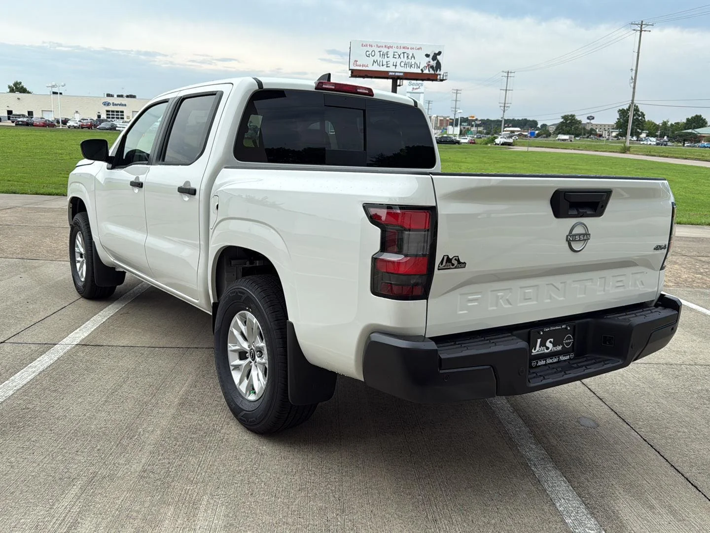 New 2026 Glacier White Nissan S image 5