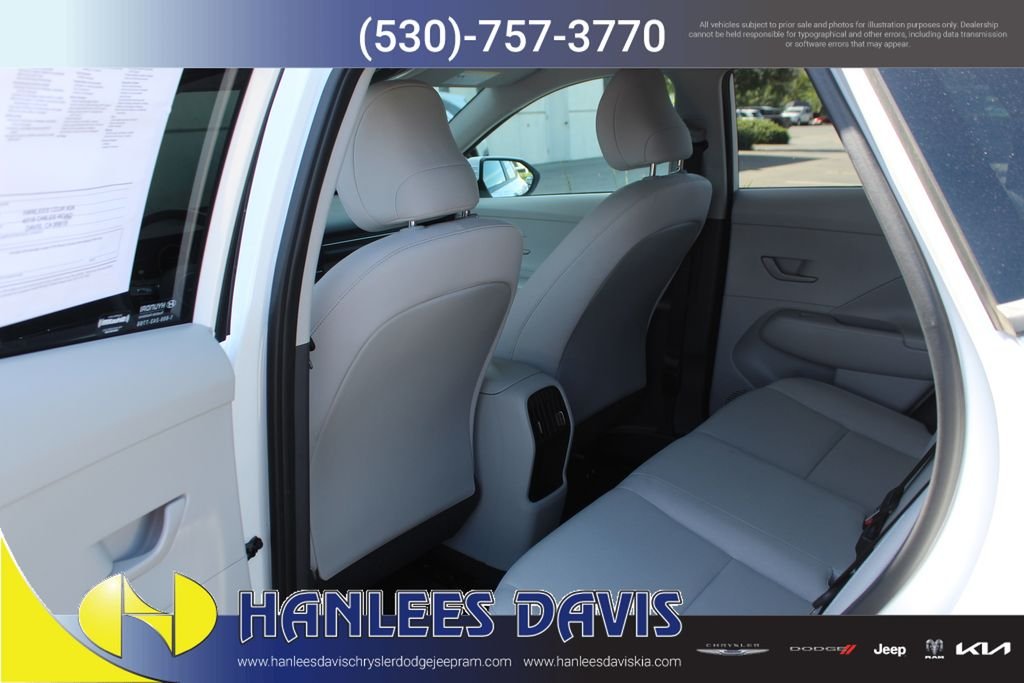 Used 2024 White Hyundai SEL image 15
