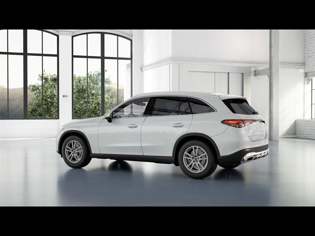 New 2026 MANUFAKTUR Moonlight White Metallic Mercedes-Benz GLC 300 image 26