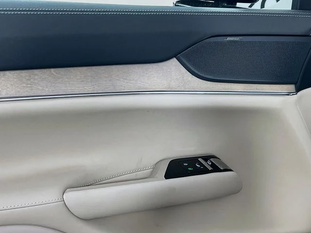 2025 Volvo EX90 Ultra - Photo 12