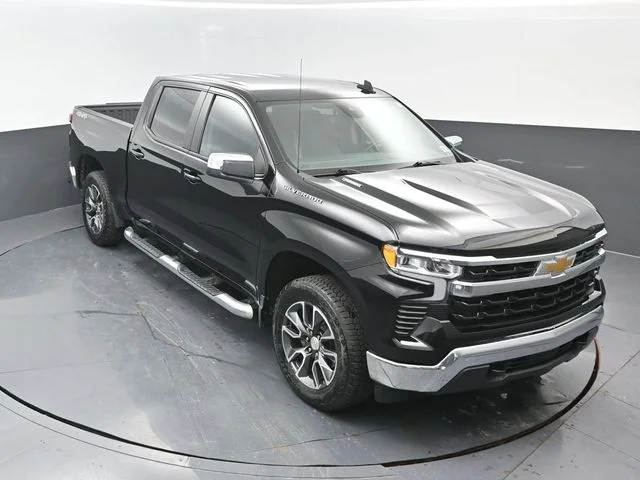Used 2024 Black Chevrolet LT image 18