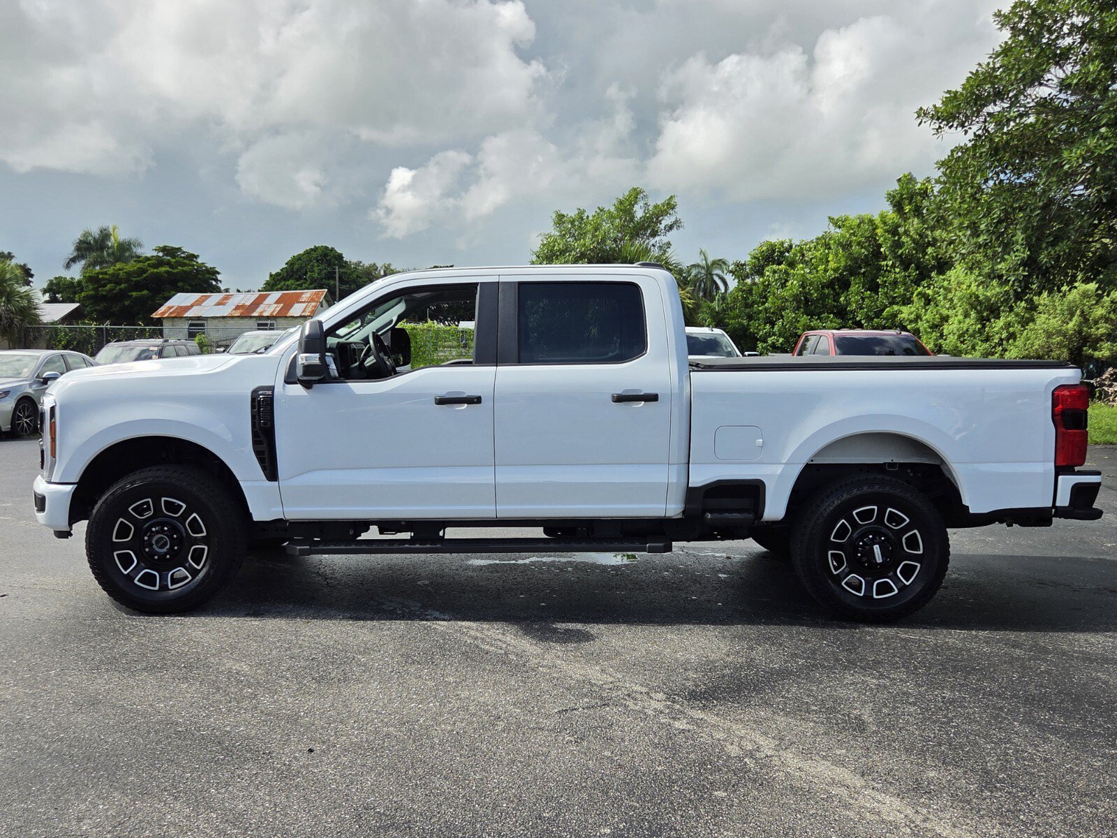 Used 2024 Oxford White Ford XL image 2