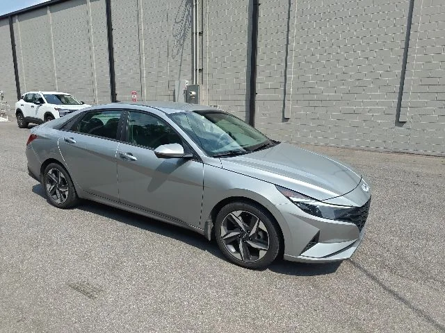 Used 2023 Silver Hyundai SEL image 1