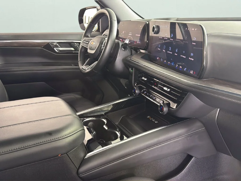 Used 2025 Black Chevrolet LT image 37