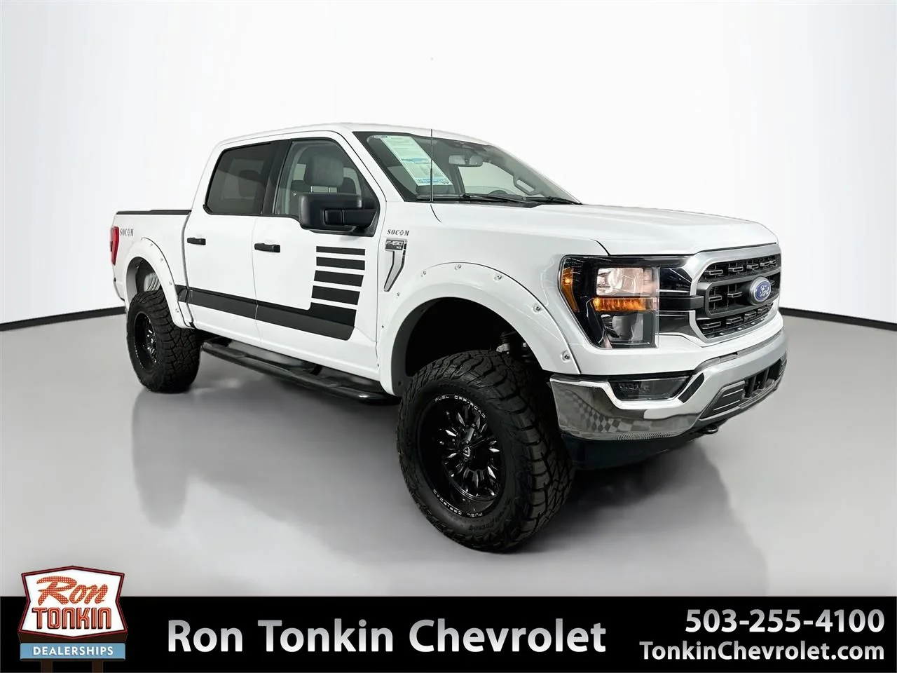 Used 2023 White Ford XLT image 1