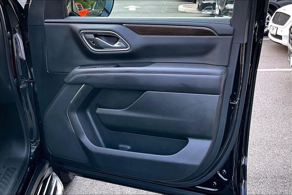 Used 2022 Black GMC SLE image 18
