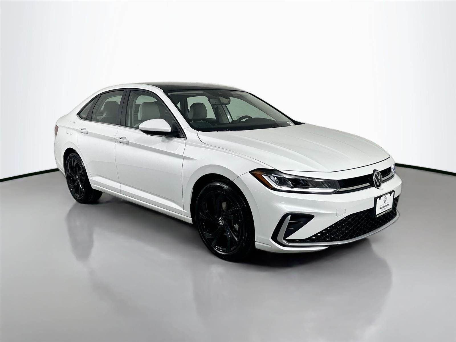 New 2026 Opal White Pearl Volkswagen SE image 3