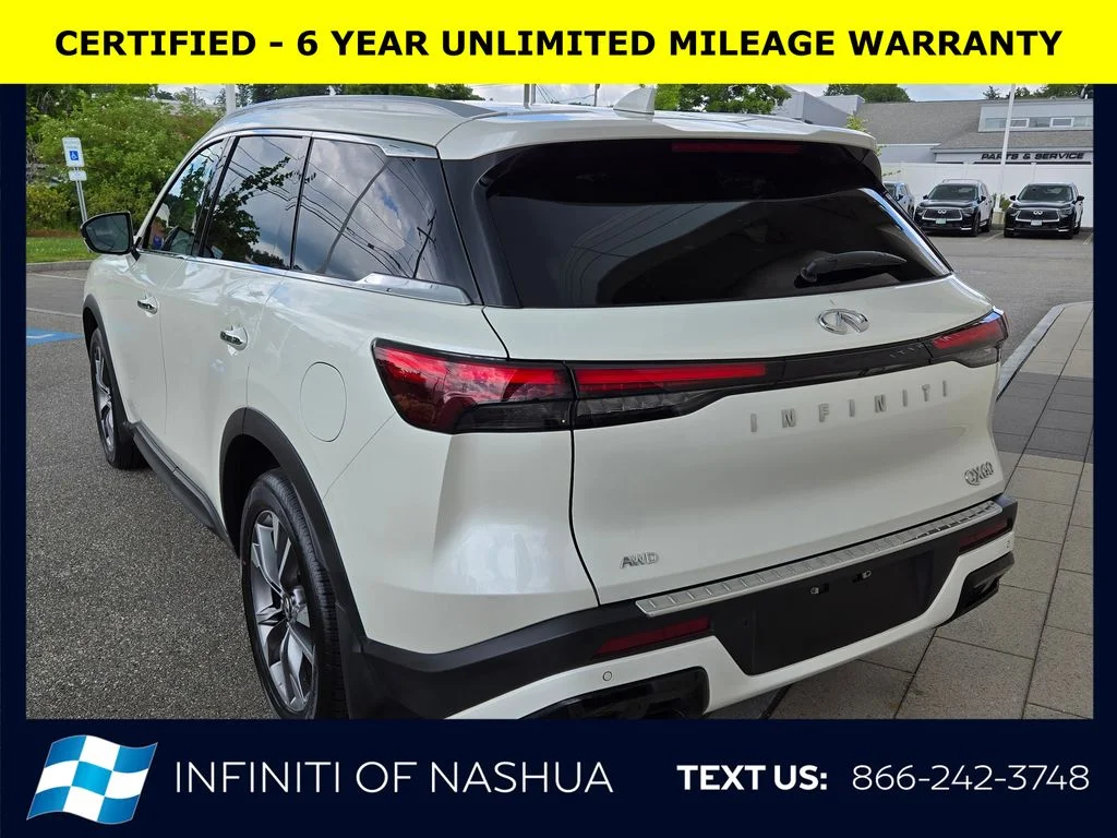 Certified Used 2023 White INFINITI LUXE image 14