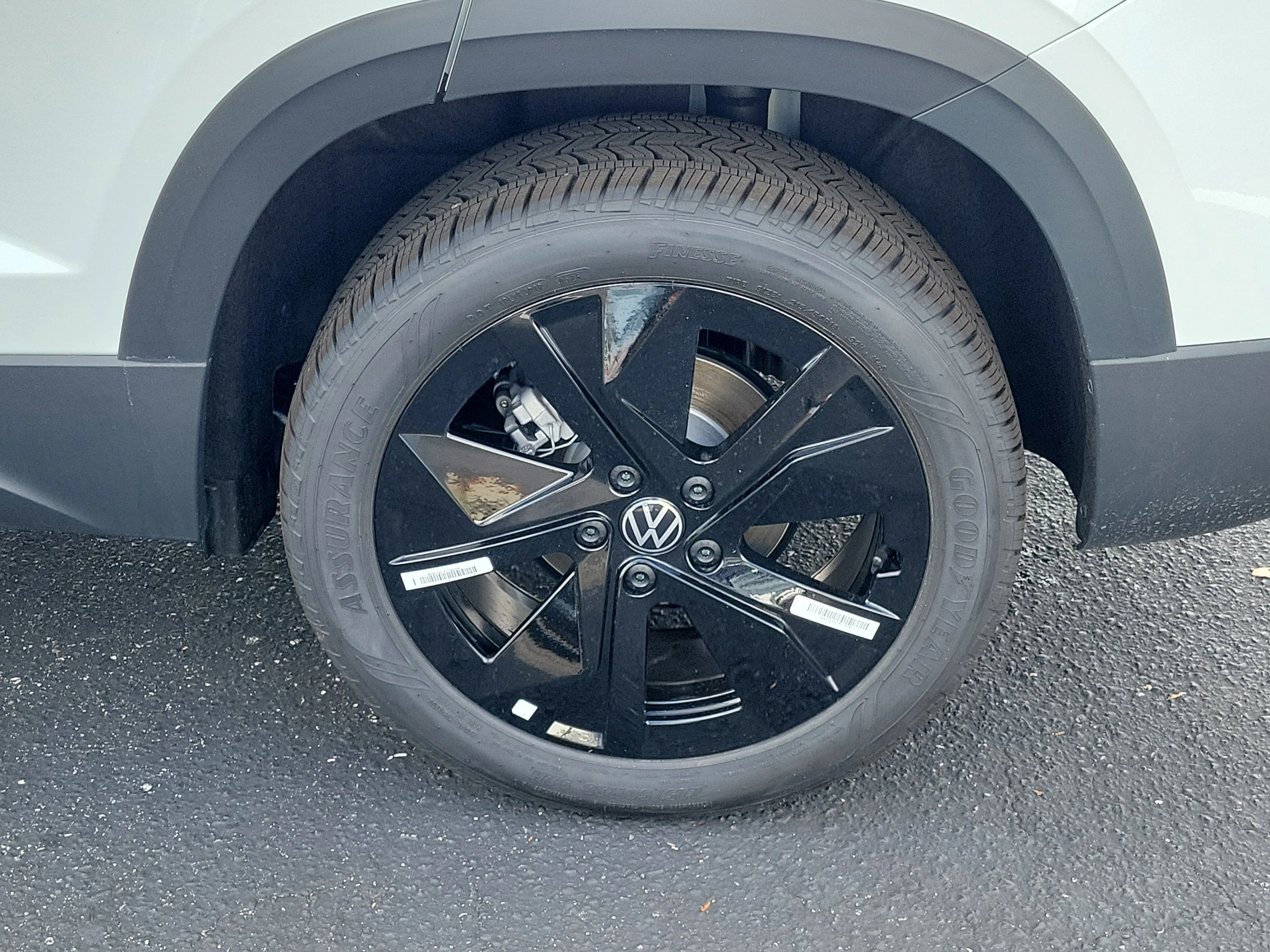 New 2026 White Volkswagen 1.5T SE Black image 29
