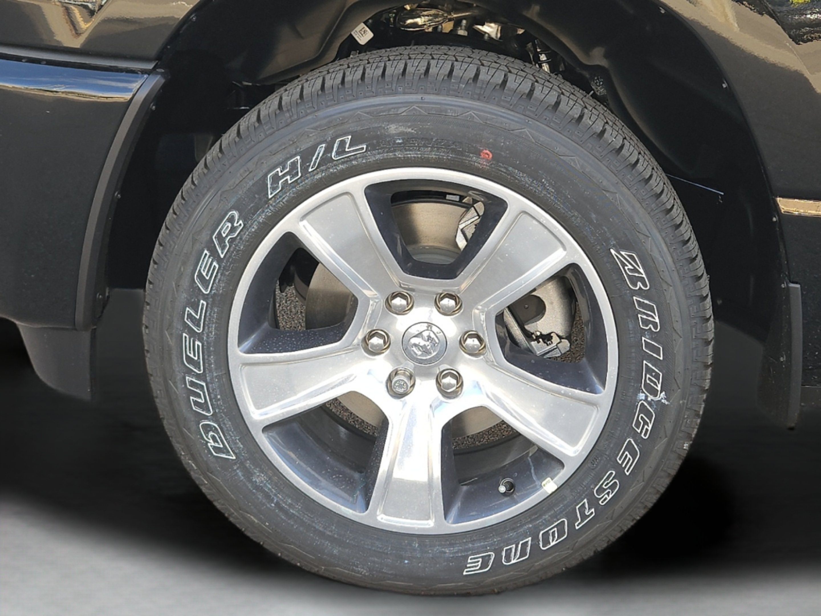 New 2026 Diamond Black Crystal Pearl-Coat Exterior Paint RAM Express image 6