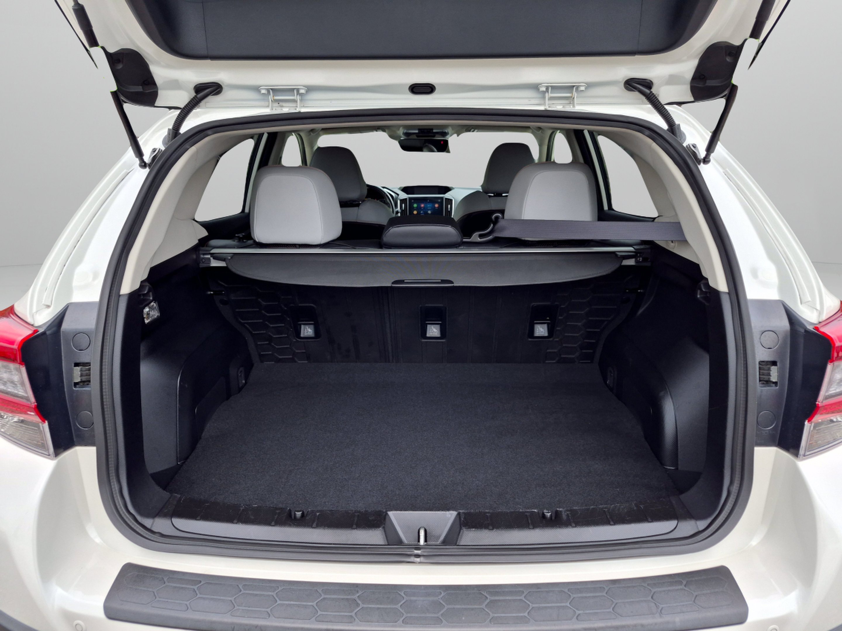 Used 2022 Crystal White Pearl Subaru Limited image 21