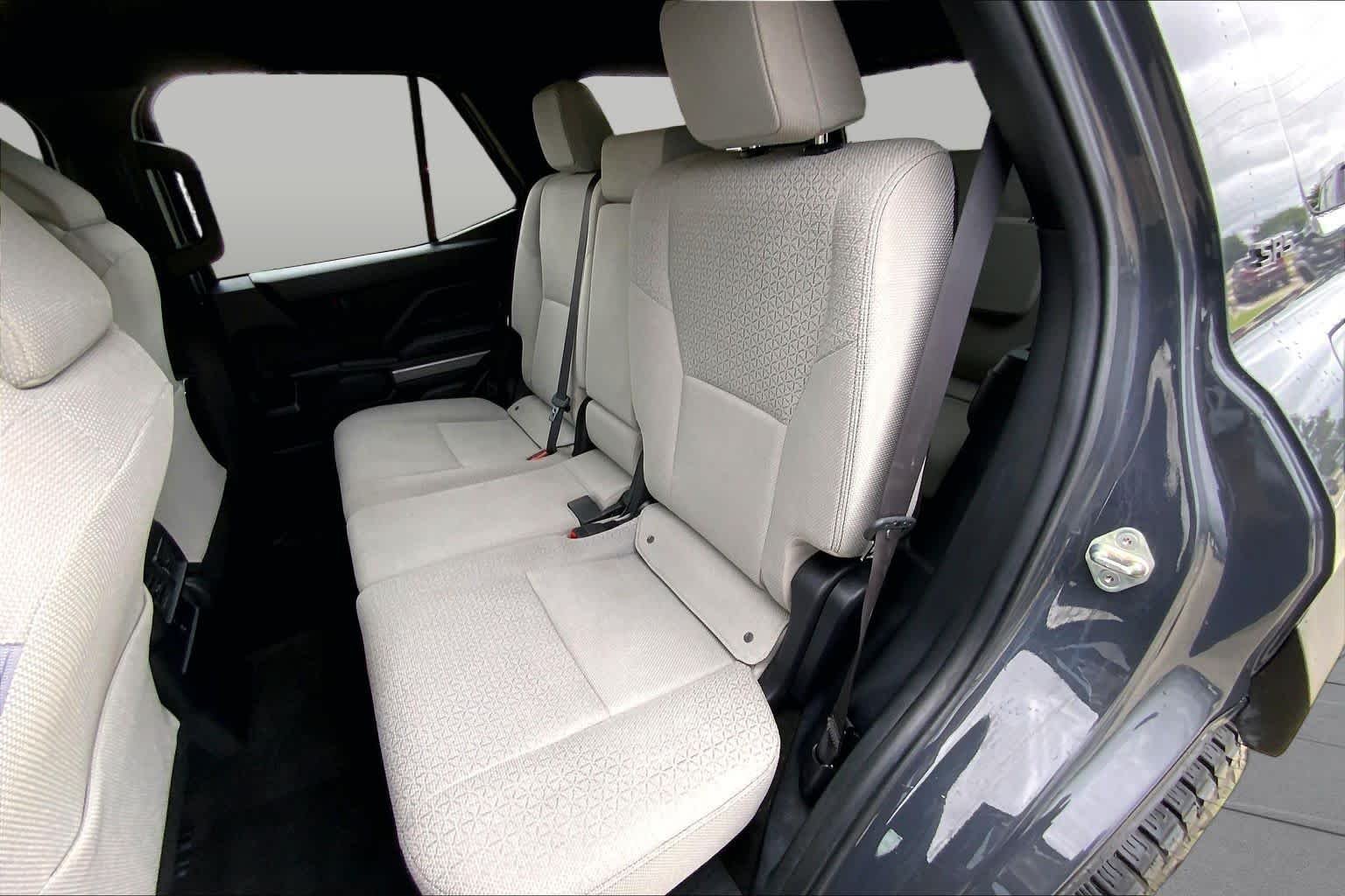 Used 2025 Underground Toyota SR5 image 19