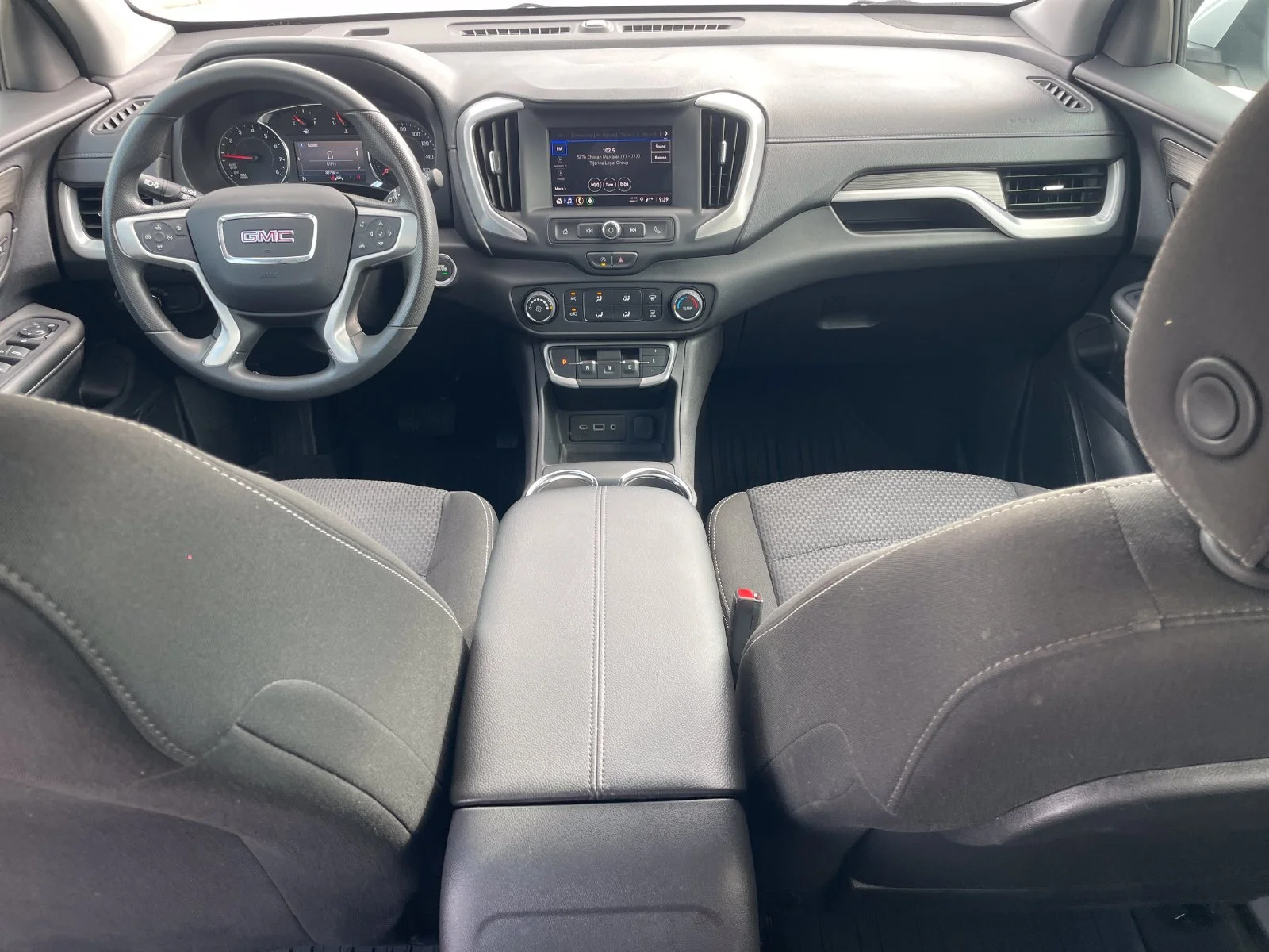 Used 2024 White GMC SLE image 9