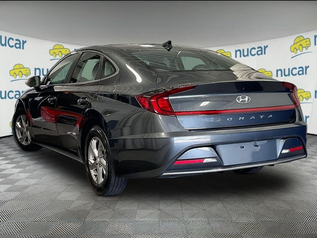 Used 2023 Gray Hyundai SE image 4