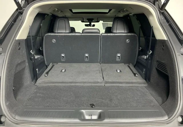 Certified Used 2025 Mineral INFINITI LUXE image 23