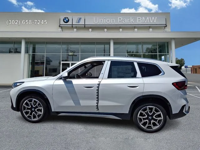 New 2026 Mineral White Metallic BMW xDrive28i image 7