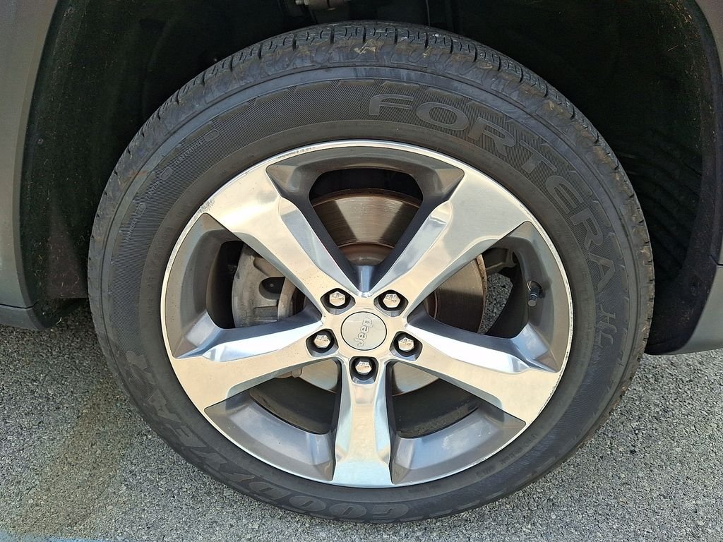 Used 2021 White Jeep Limited image 7