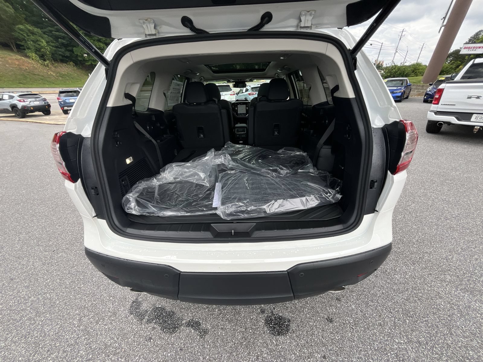 New 2026 CRYSTAL WHITE PEARL Subaru Onyx Edition Touring 7-Passenger image 32