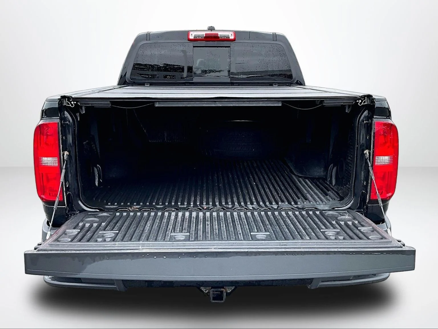 Used 2016 Black Chevrolet Z71 image 19