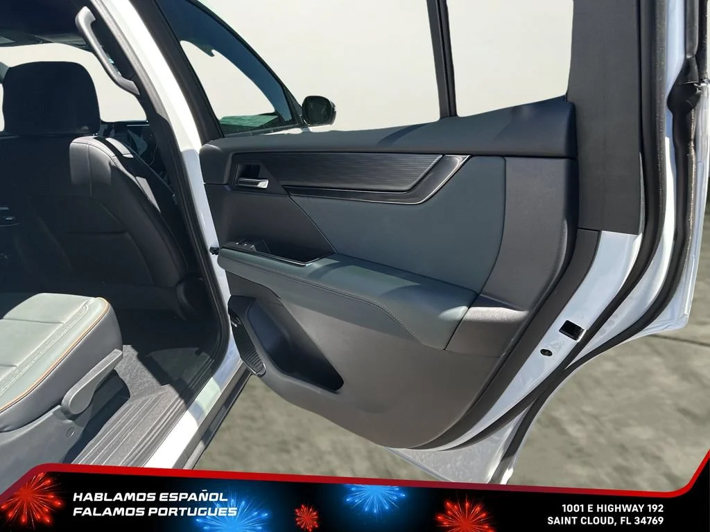 New 2026 Summit White GMC AT4 image 24