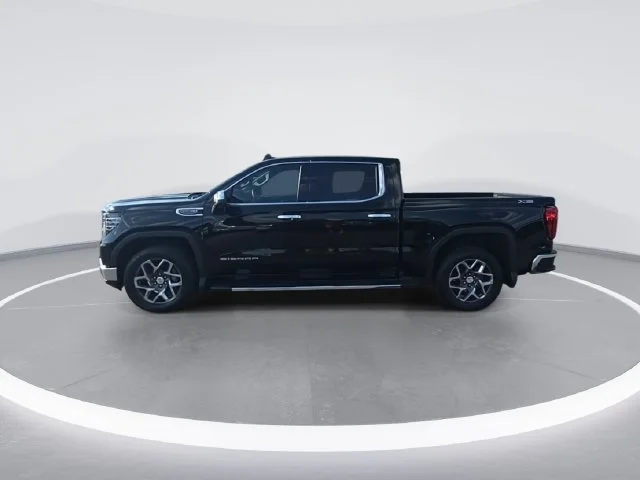 Used 2025 Black GMC SLT image 5