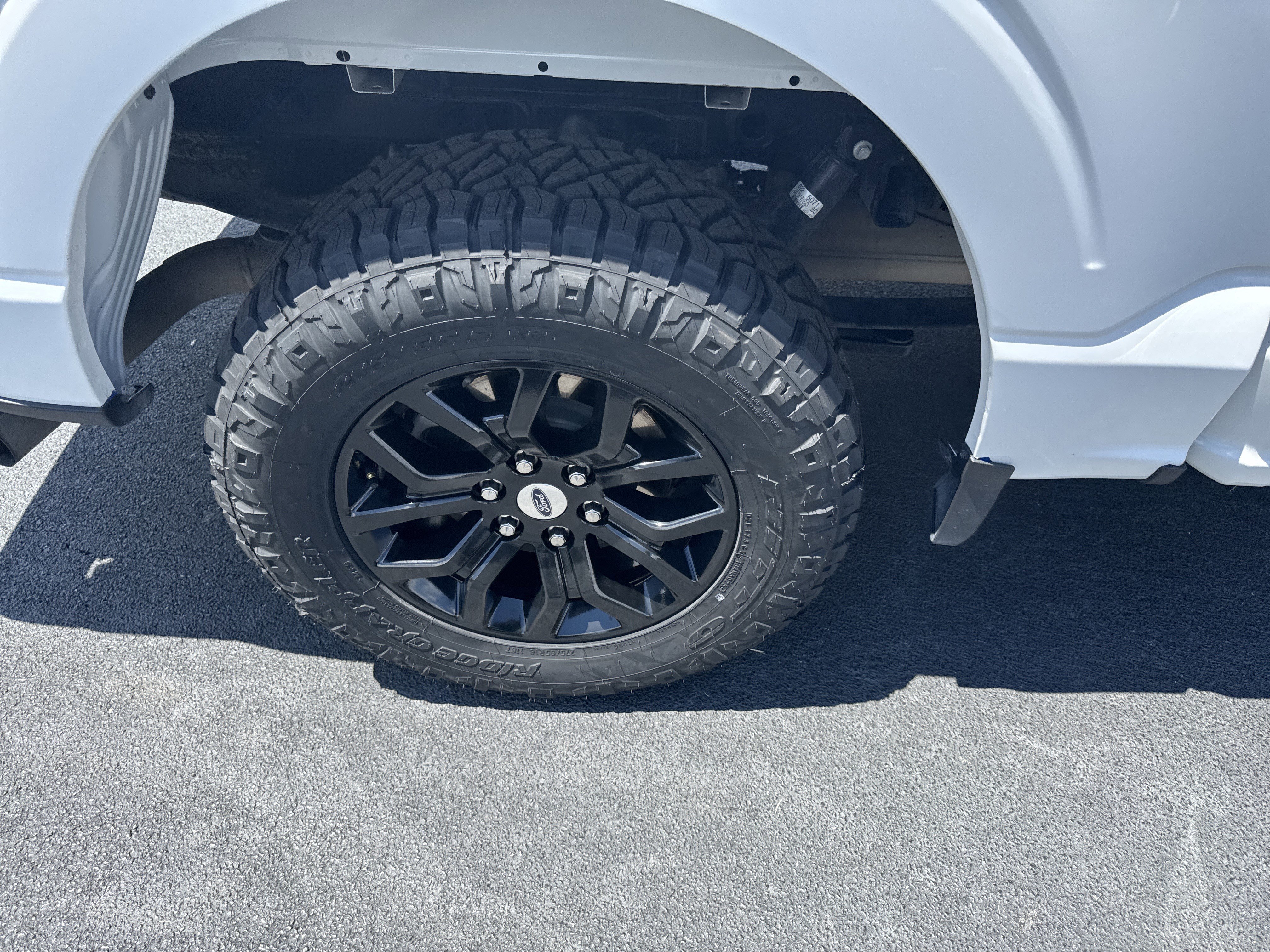 Used 2023 Oxford White Ford XLT image 11