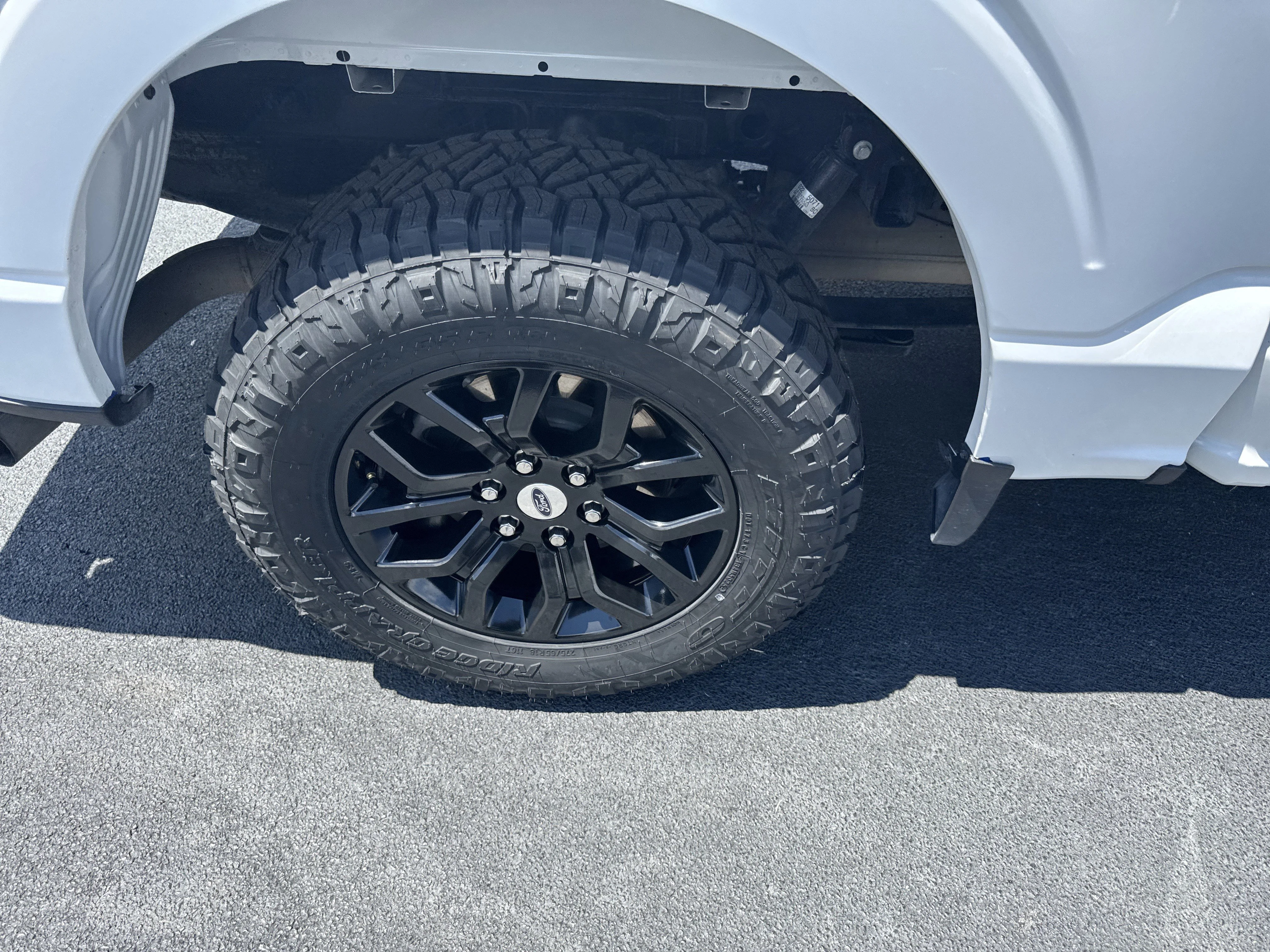 Used 2023 Oxford White Ford XLT image 11