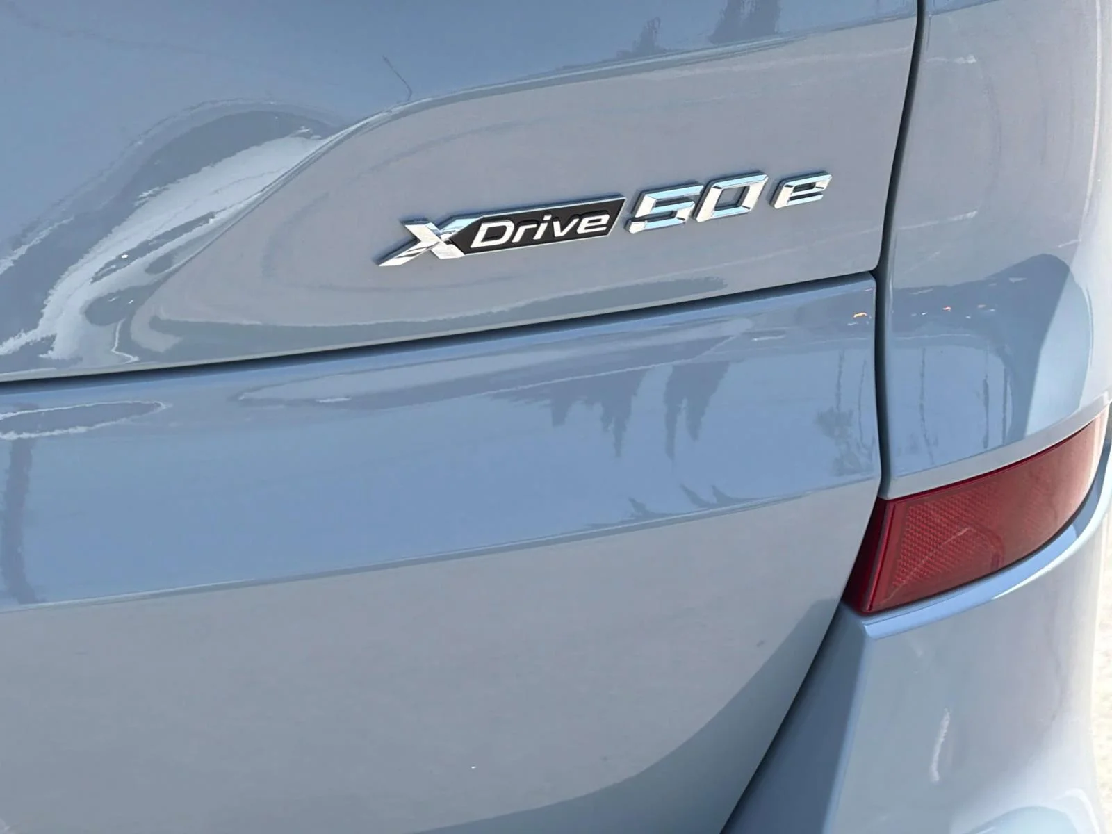 New 2026 Brooklyn Grey Metallic BMW xDrive50e Plug-In Hybrid image 6