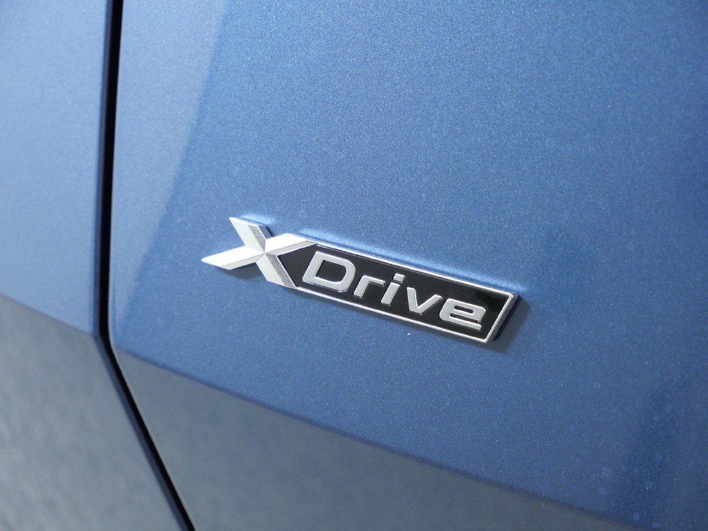 New 2026 Arctic Race Blue metallic BMW 30 xDrive image 13