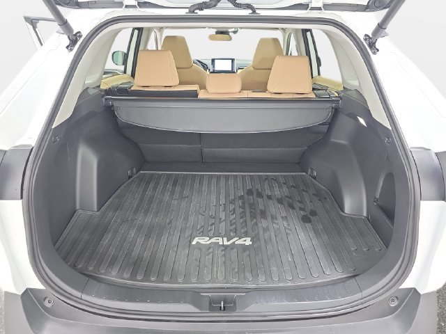 Certified Used 2025 White Toyota XLE image 32