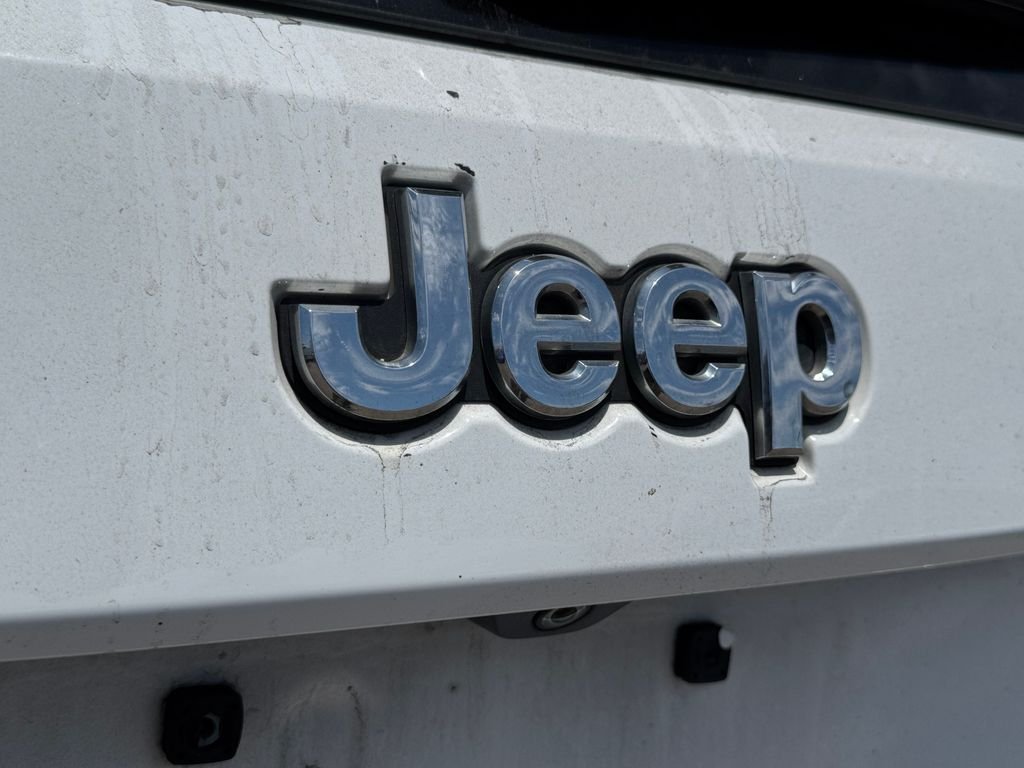 Used 2014 White Jeep Limited image 19
