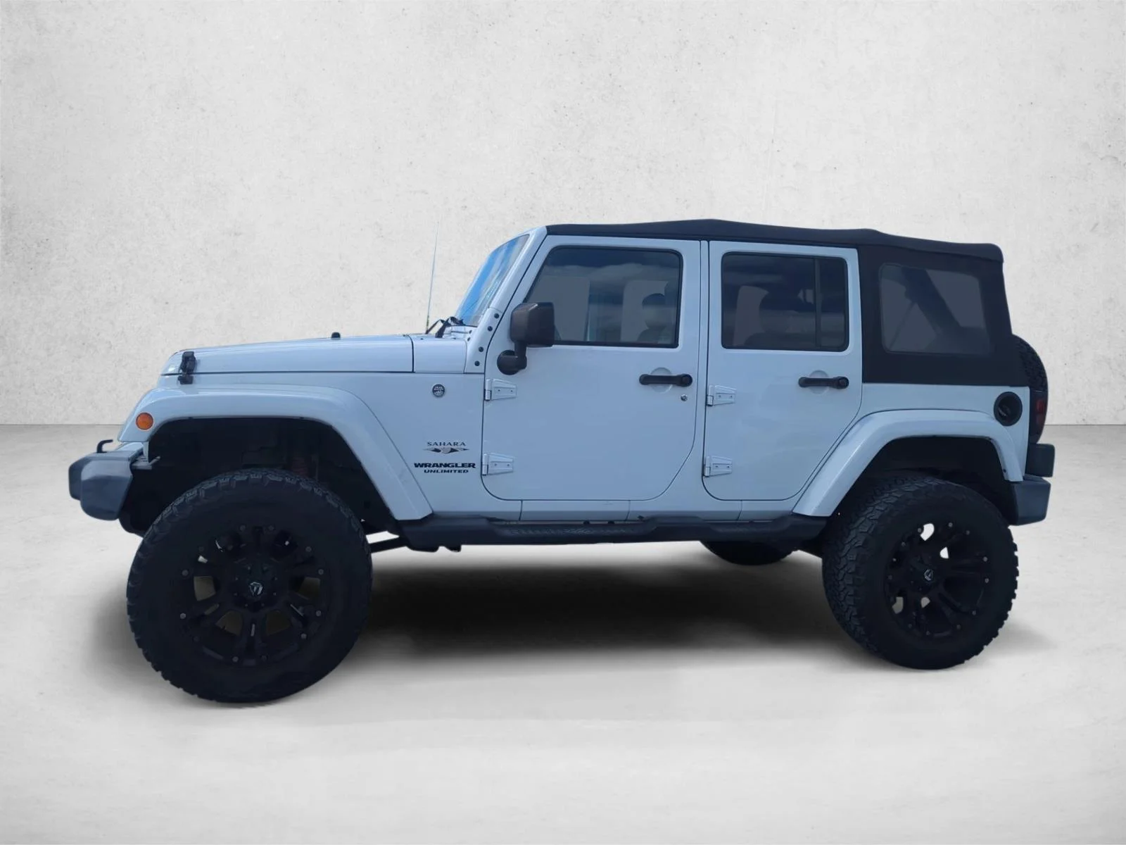 Used 2017 White JEEP  image 8