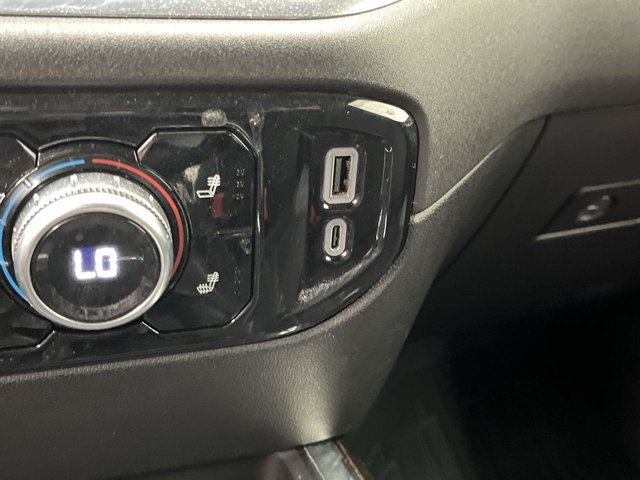 Used 2024 Onyx Black GMC Elevation image 25
