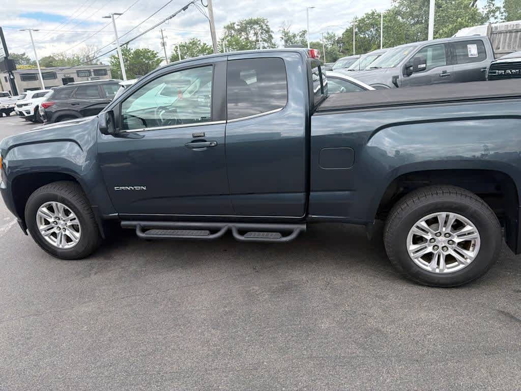 Used 2020 Dark Sky Metallic GMC 4WD SLE image 2