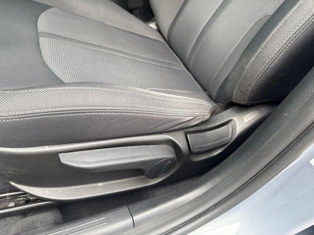 Used 2021 Silver Kia LXS image 24