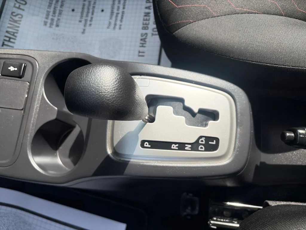 Used 2024 Silver Mitsubishi ES image 22