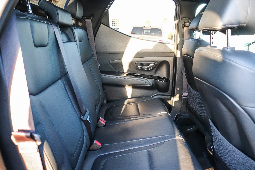 Used 2022 Phantom Black Hyundai Limited image 19