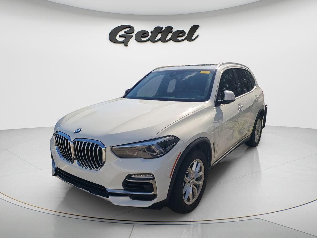 Used 2020 White BMW sDrive40i image 1