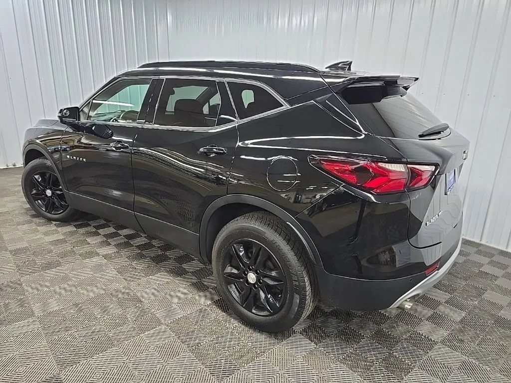 Used 2020 BLACK Chevrolet LT image 9