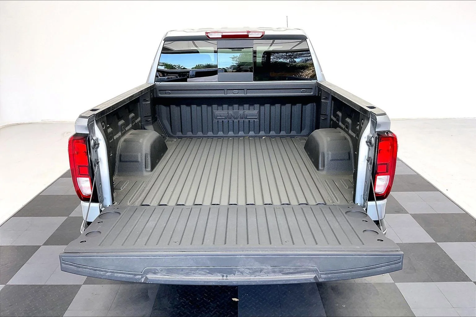 New 2026 Sterling Metallic GMC Elevation image 11