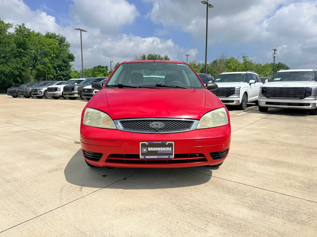 Used 2006 Infra-Red Clearcoat Ford SE image 2