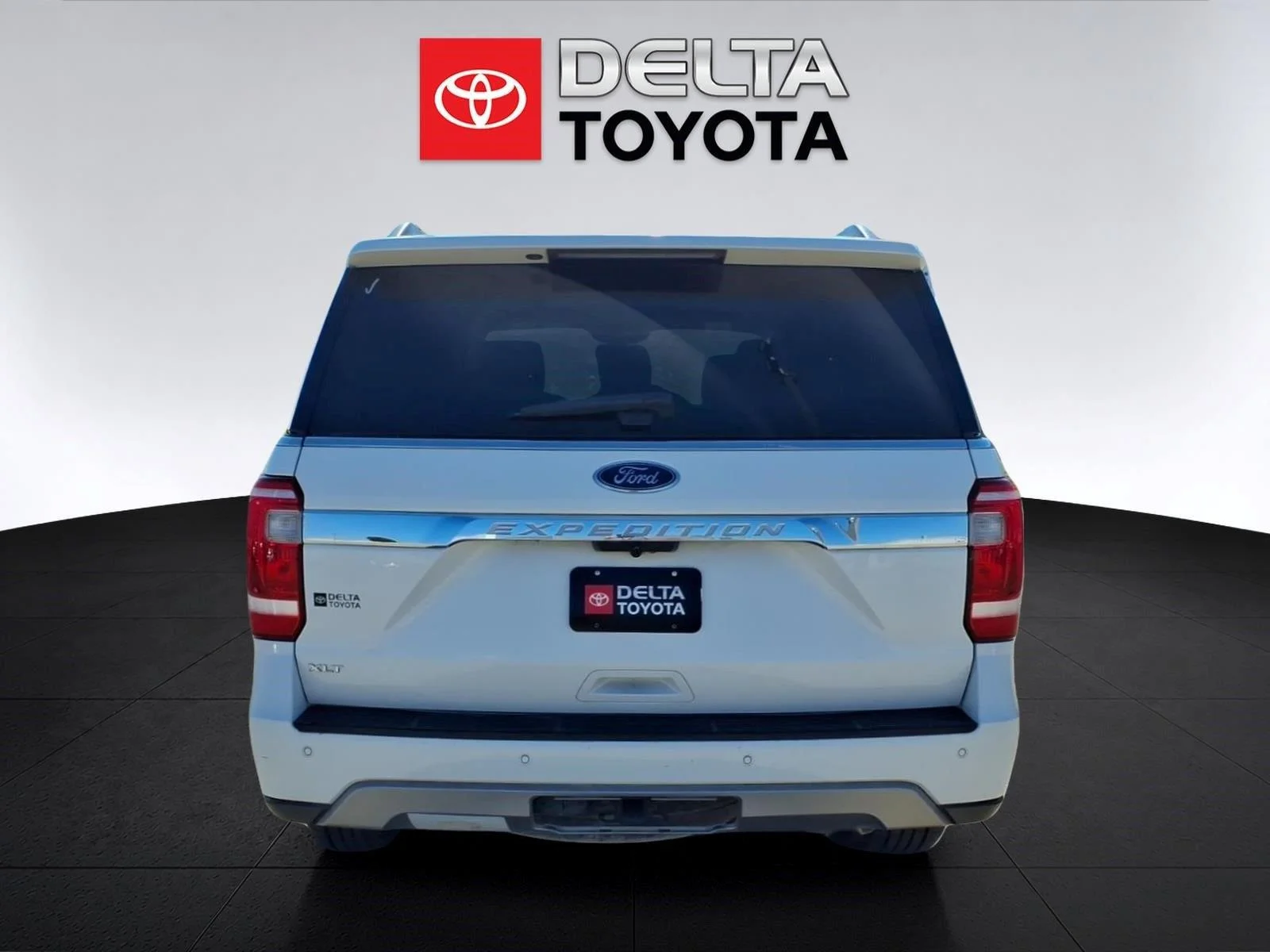 Used 2020 Star White Metallic Tri-Coat Ford XLT image 4