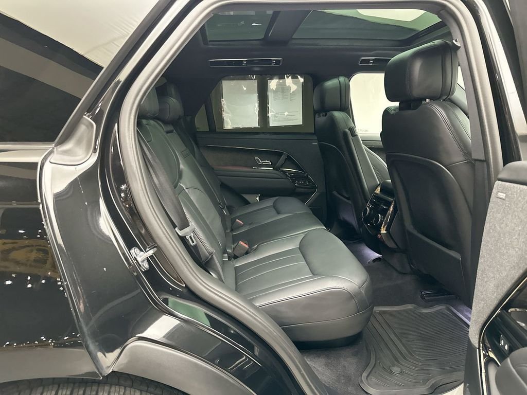 Used 2024 Santorini Black Metallic Land Rover Dynamic SE image 19
