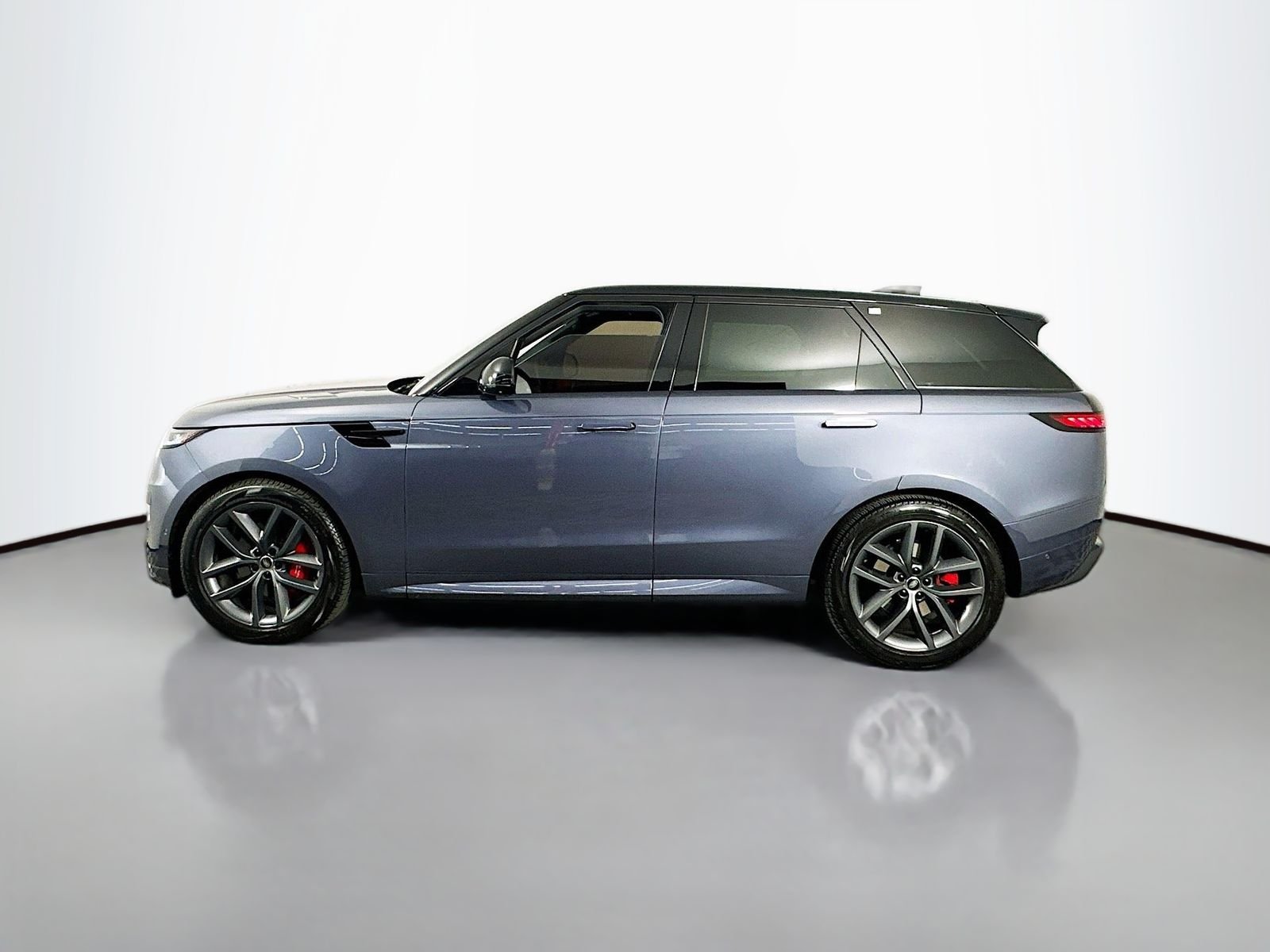 Used 2024 Varesine Blue Metallic Land Rover Dynamic SE image 4
