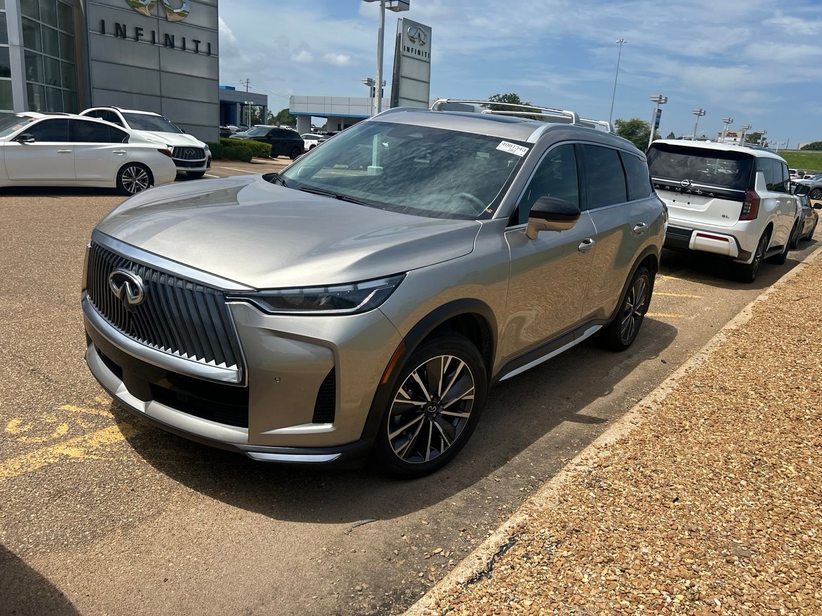 Used 2026 Silver INFINITI LUXE image 13