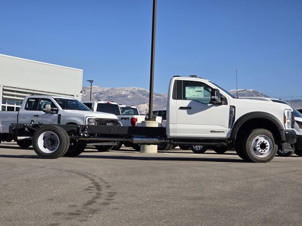 2025 Ford F-550 Super Duty Chassis Cab XL - Photo 25